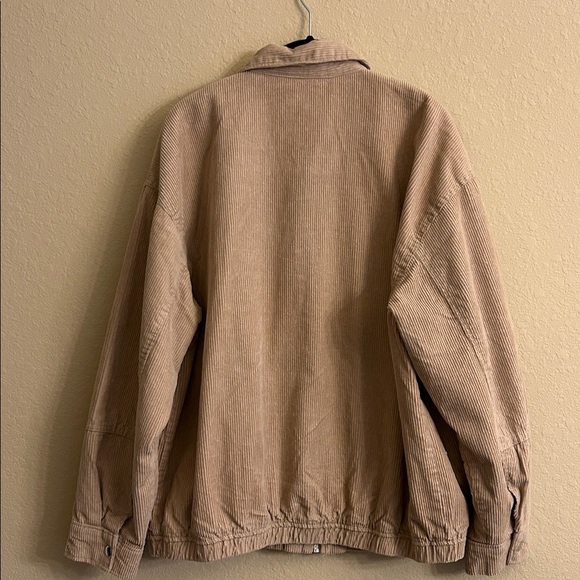 H&M Divided Loose Fit Tan Corduroy Boxy Jacket
Size S - Picture 2 of 8